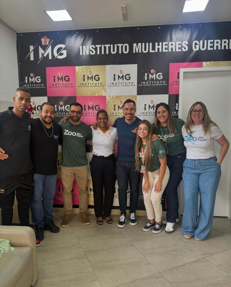 Equipes do Instituto Mulheres Guerreiras, do Zoo de São Paulo e da SAALVE reunidas.